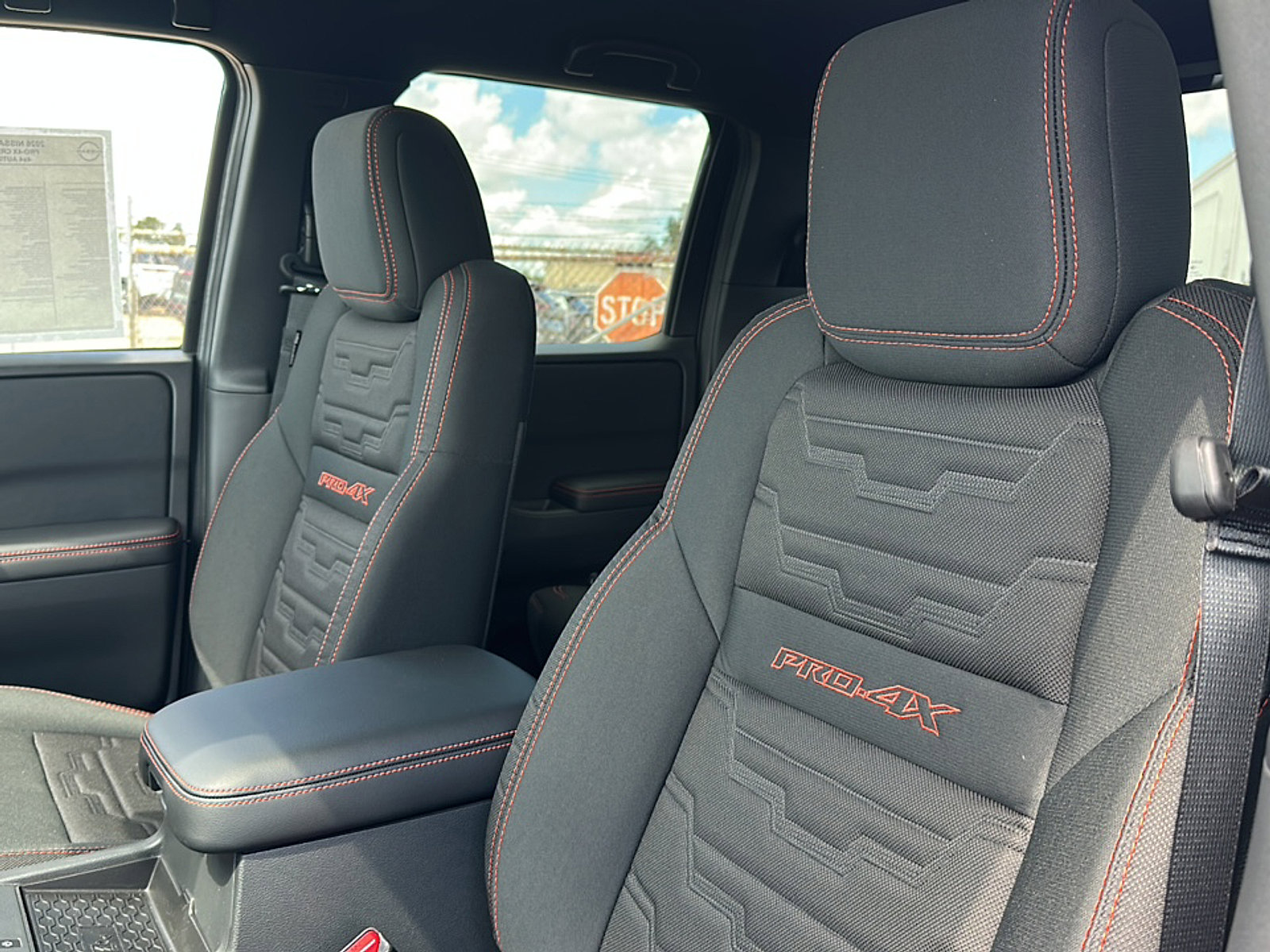 New 2026 Nissan Frontier PRO-4X w/ Pro-4x Convenience Package image 11