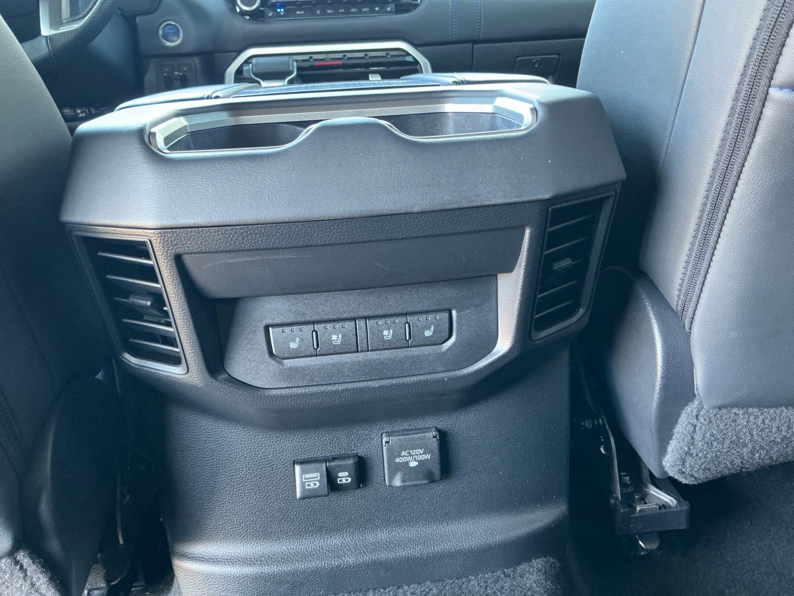 Used 2024 Toyota Tundra Platinum AWD/4WD image 32