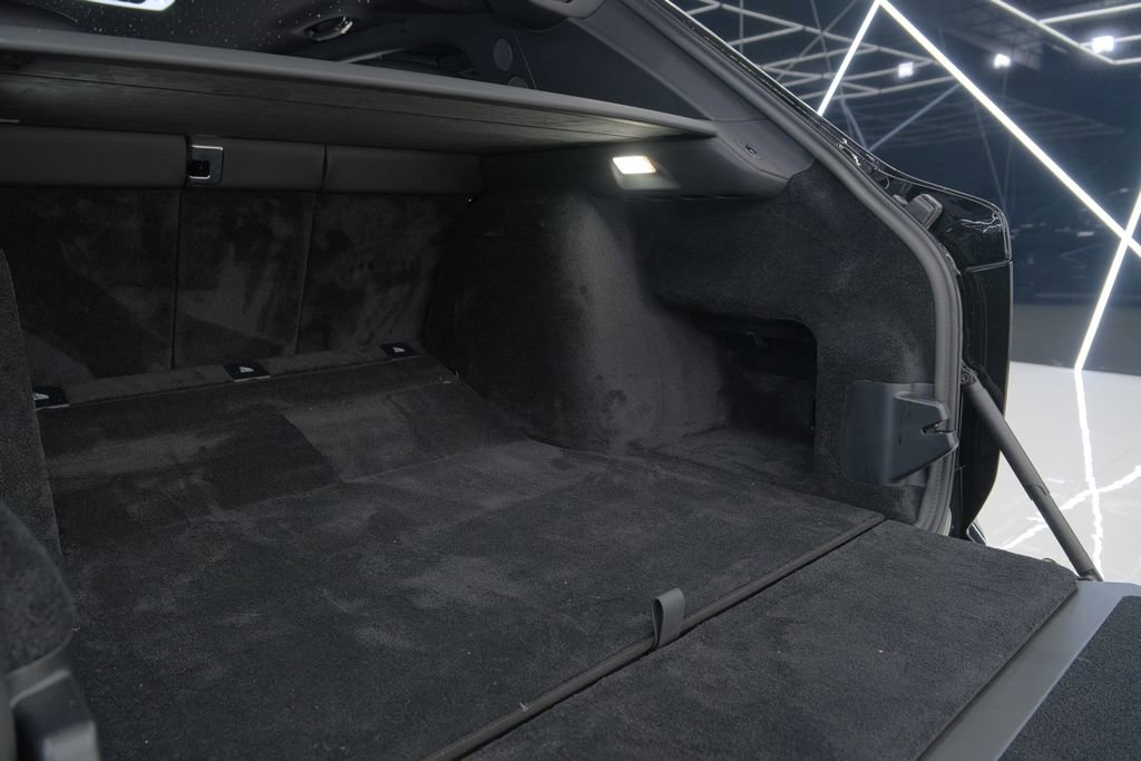 Used 2026 Rolls-Royce Cullinan image 36