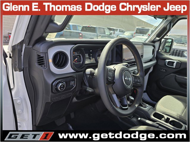 Certified 2025 Jeep Gladiator Willys image 13
