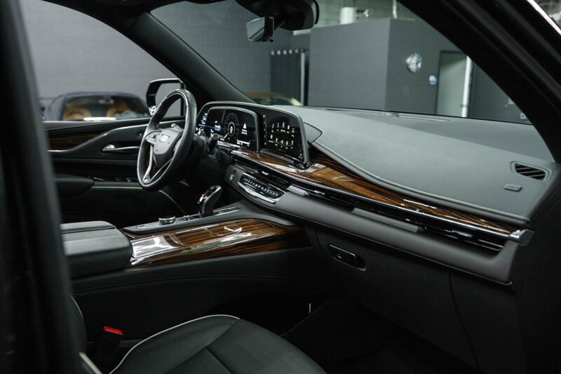 Used 2023 Cadillac Escalade Premium Luxury w/ Performance Package AWD/4WD image 40