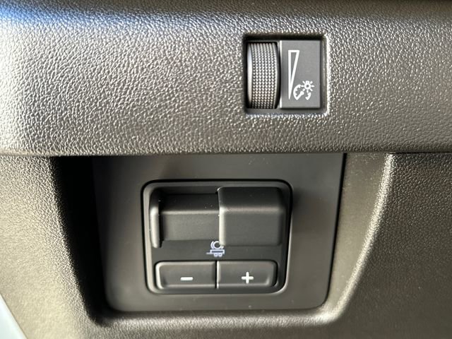 Used 2023 Chevrolet Colorado Z71 w/ Z71 Convenience Package 2 image 26