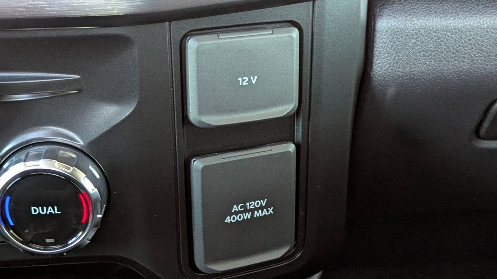 New 2026 Ford F250 Lariat w/ Black Appearance Package image 27