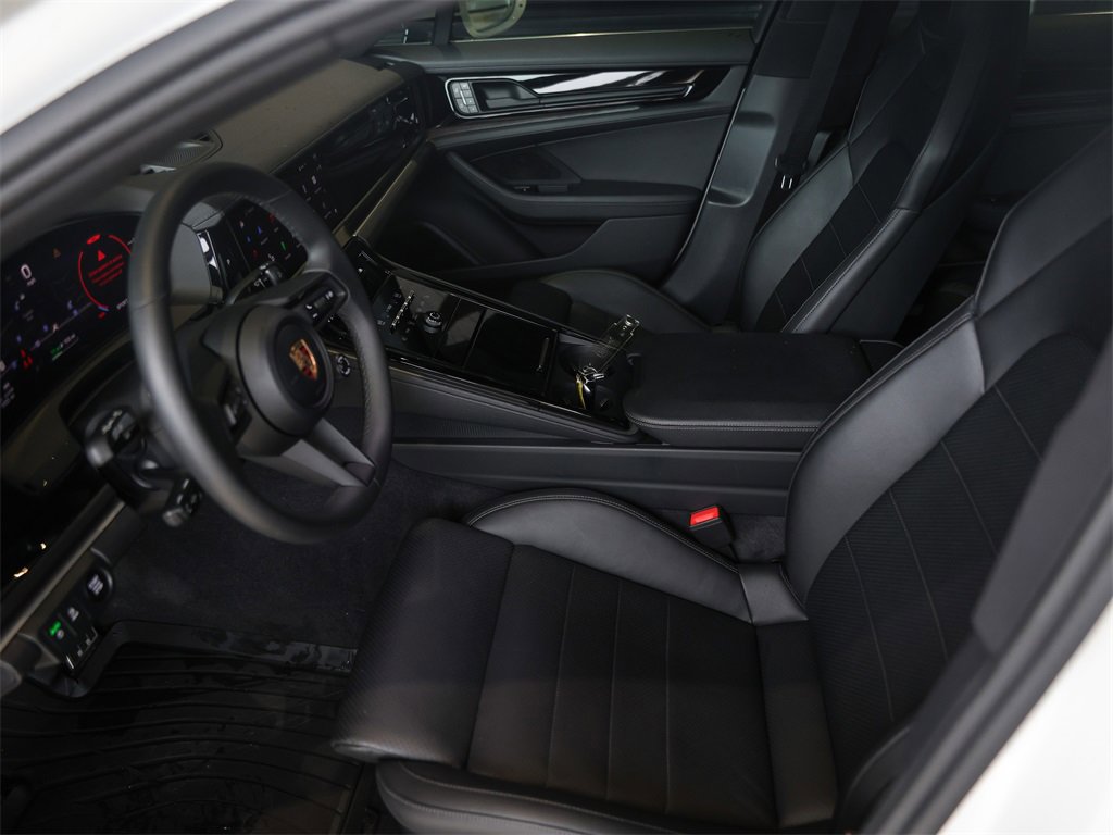 Certified 2025 Porsche Panamera 4 image 16