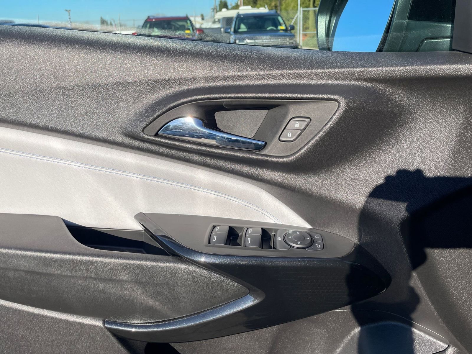 Used 2025 Chevrolet Trax LT image 20