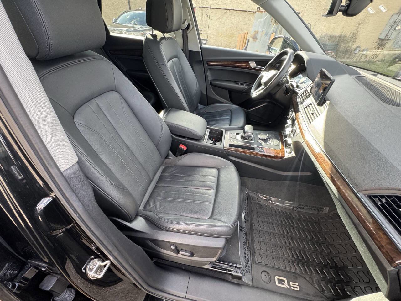 Used 2020 Audi Q5 2.0T Premium w/ Convenience Package image 21