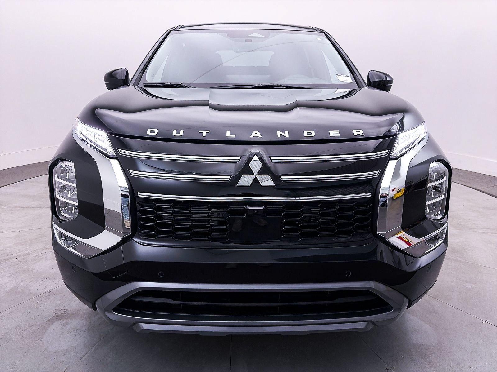New 2026 Mitsubishi Outlander SE FWD image 2