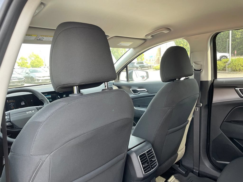 New 2026 Kia Sportage LX w/ LX Convenience Package FWD image 25