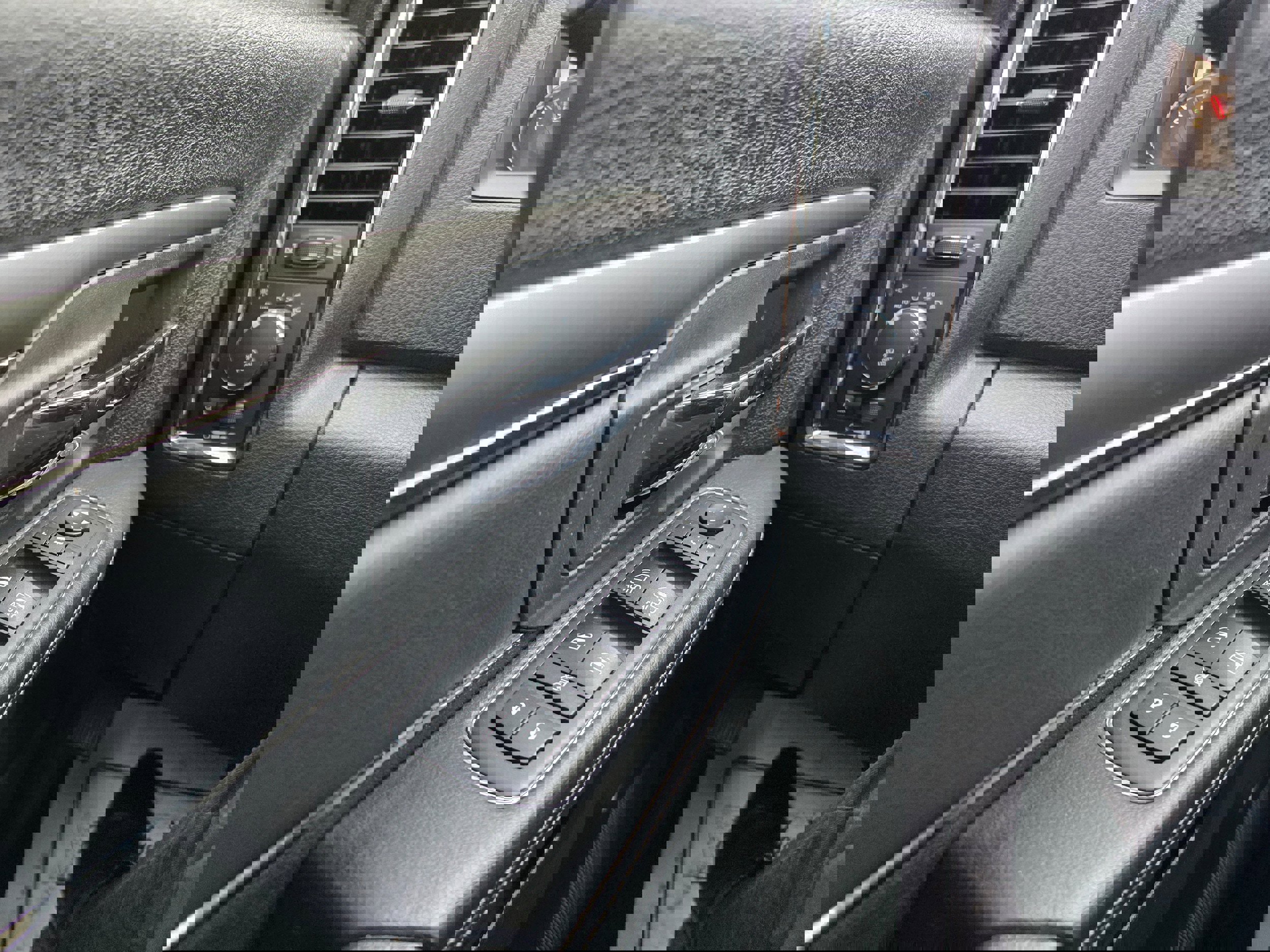 Used 2016 RAM 1500 Sport image 19