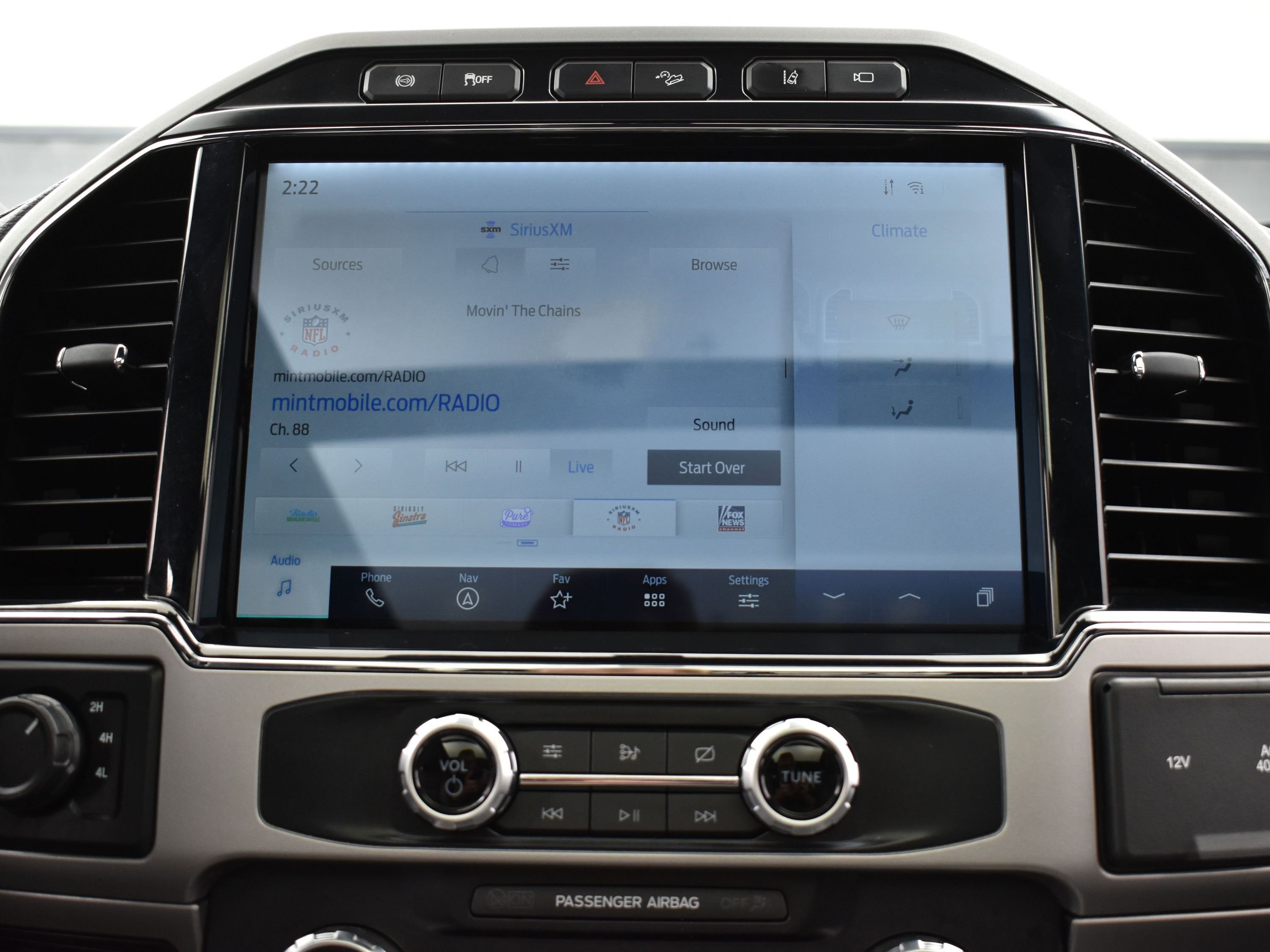 Used 2022 Ford F250 Lariat w/ Black Appearance Package image 36