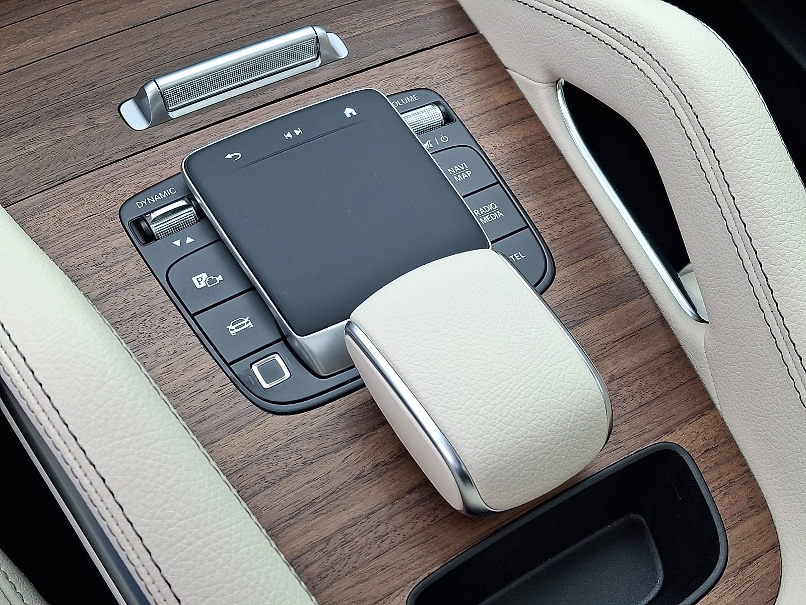 New 2026 Mercedes-Benz GLE 450 4MATIC image 17