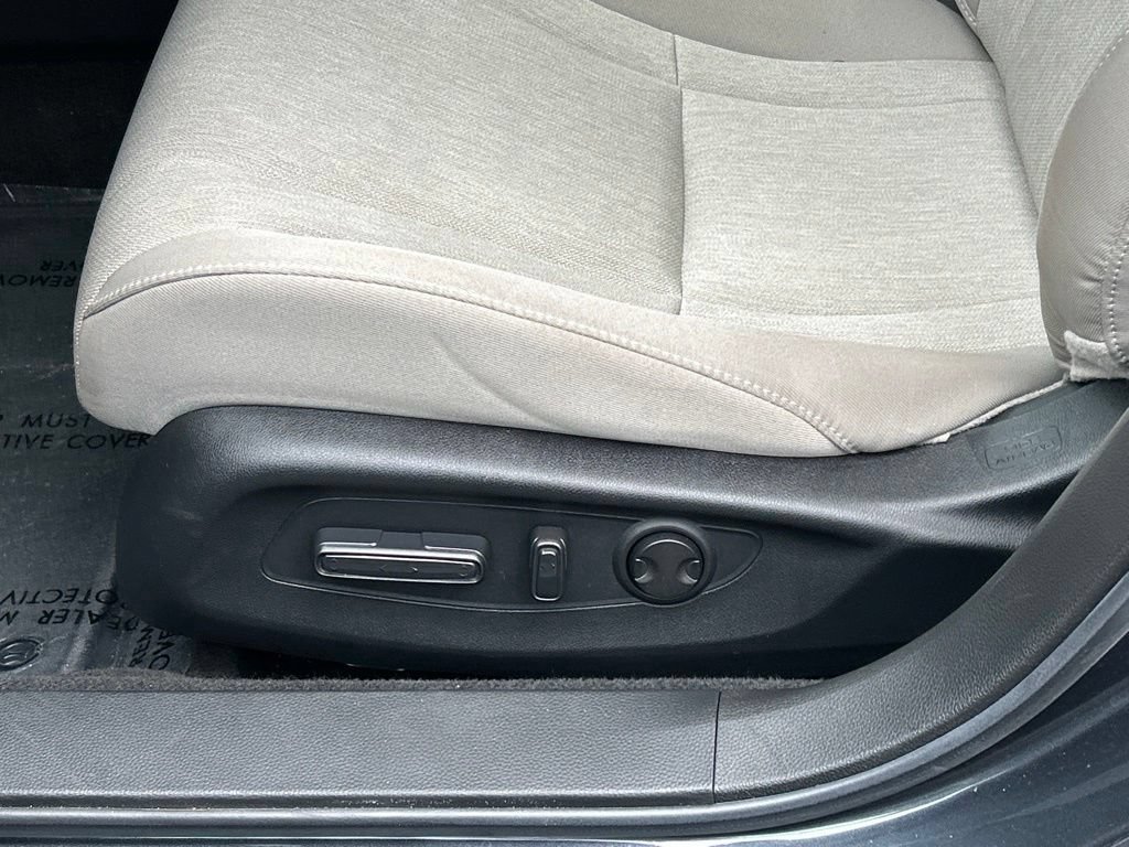 Used 2025 Honda Accord SE image 16