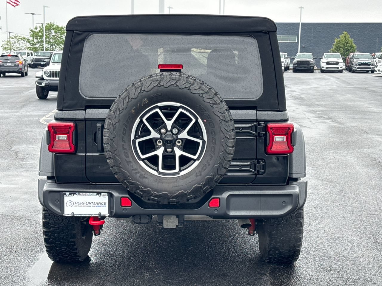 Used 2024 Jeep Wrangler Unlimited Rubicon w/ Technology Group AWD/4WD image 4