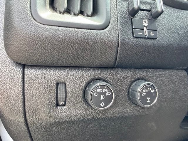 Used 2018 Chevrolet Colorado LT w/ Redline Special Edition AWD/4WD image 22