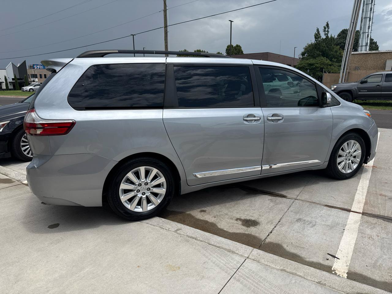 Used 2016 Toyota Sienna Limited Premium FWD image 10