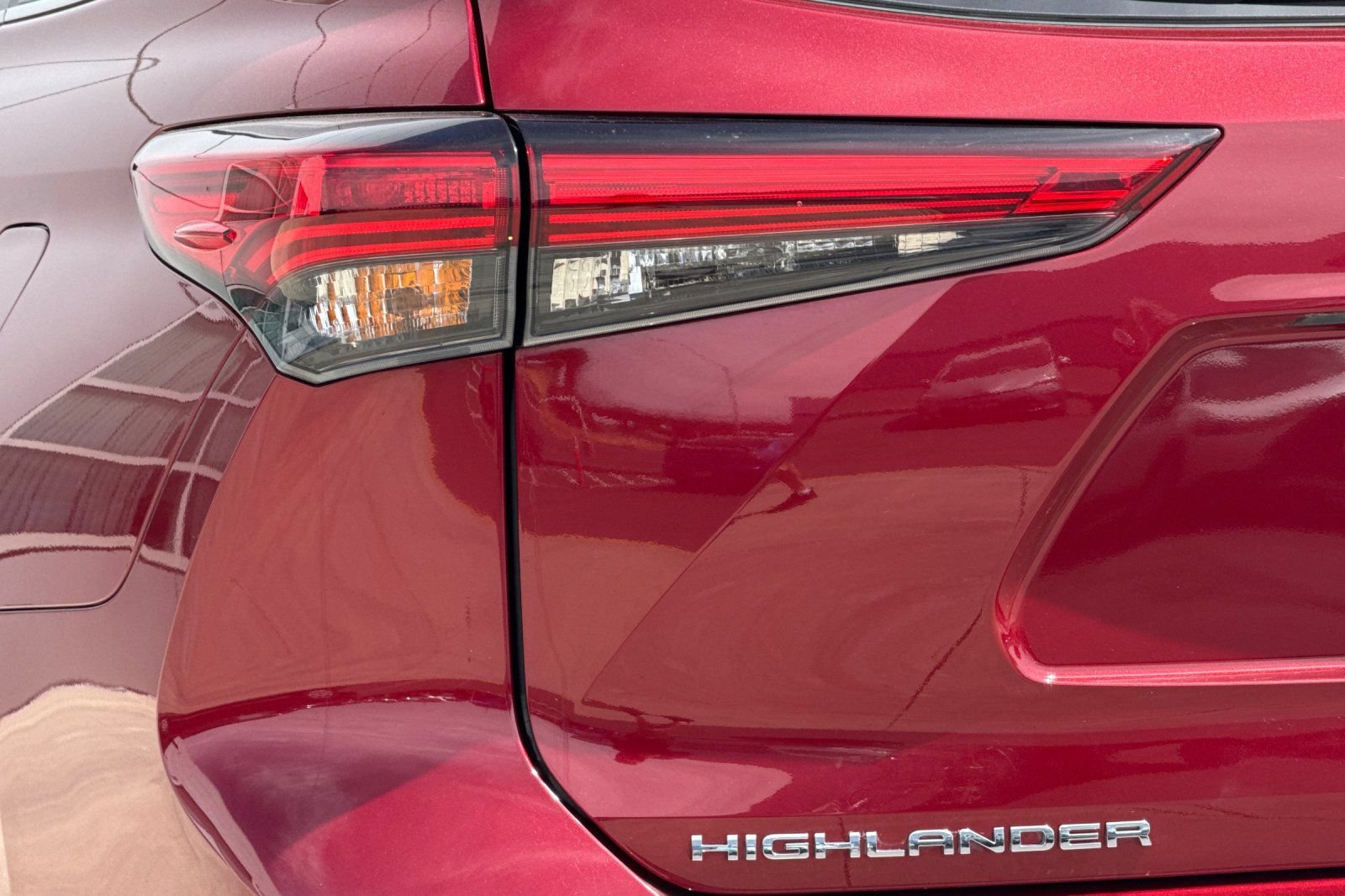 Used 2020 Toyota Highlander Limited AWD/4WD image 25