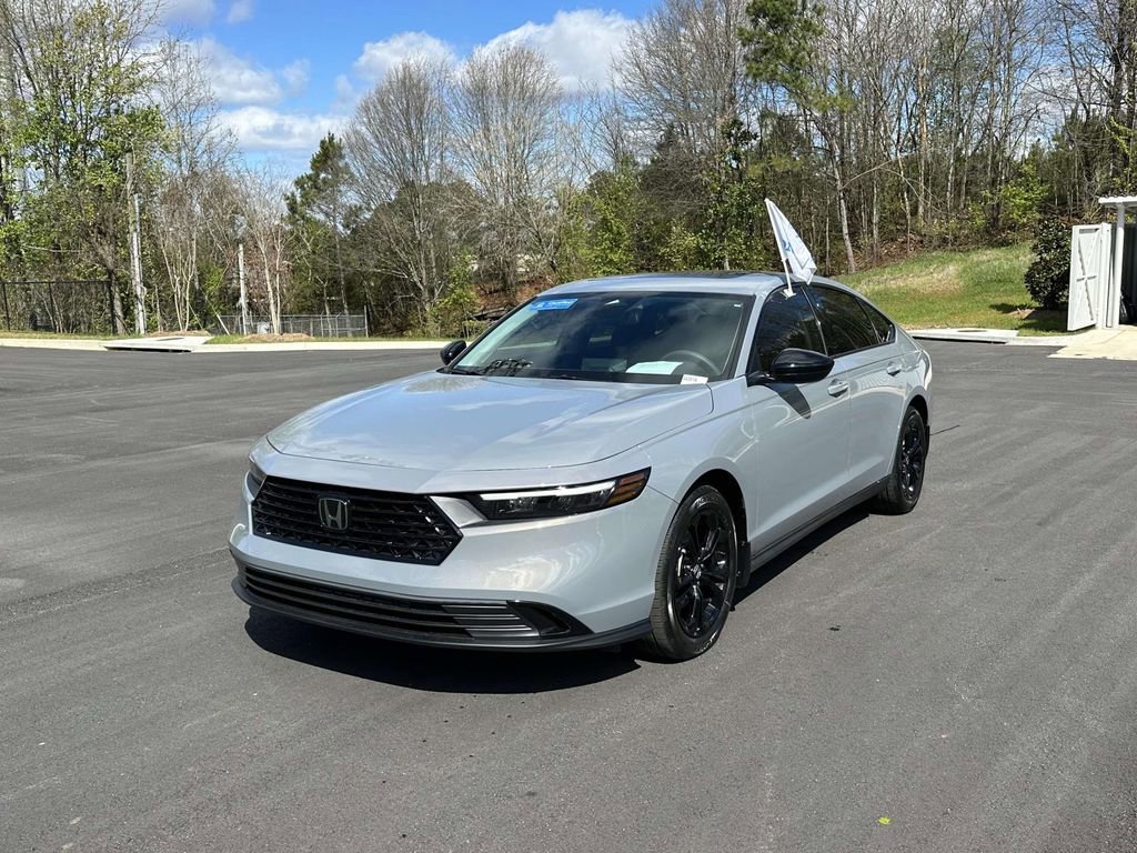 Certified 2025 Honda Accord SE image 3