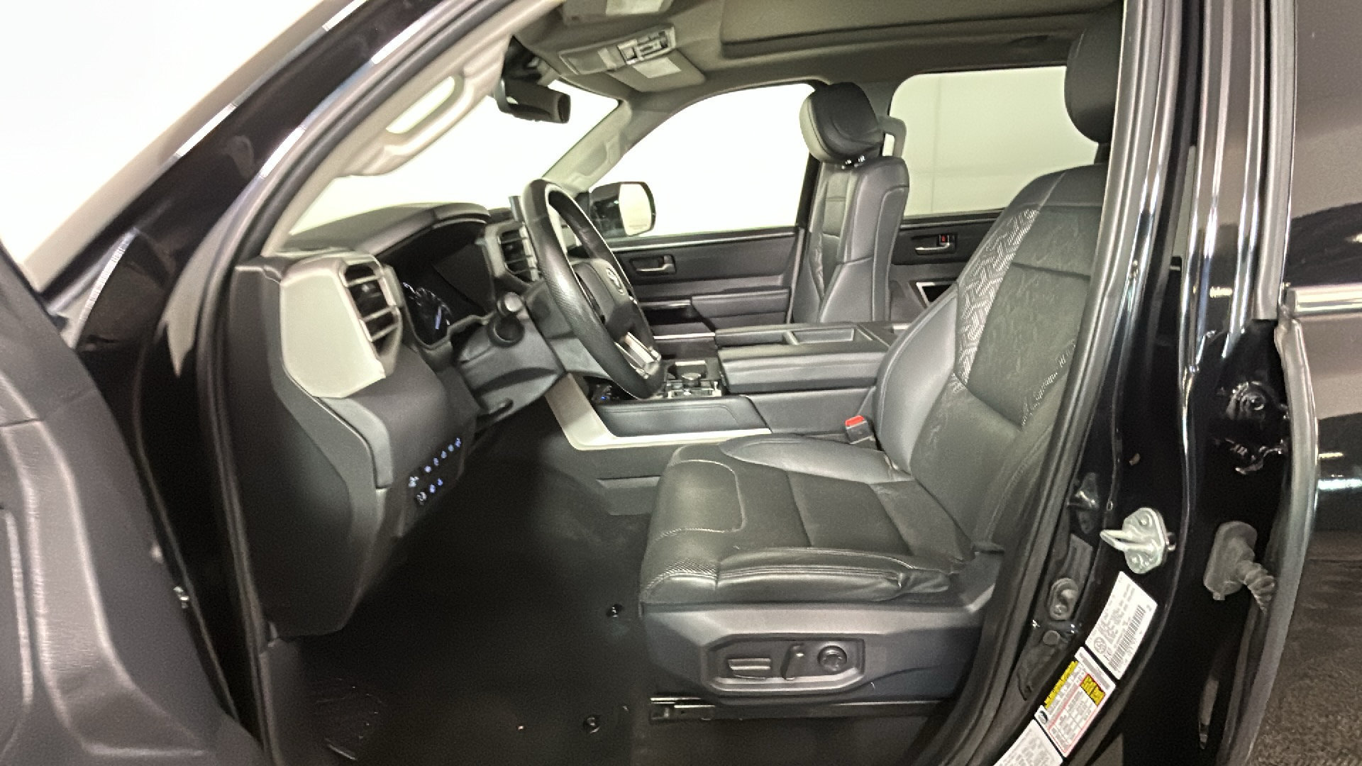 Used 2022 Toyota Tundra Limited AWD/4WD image 12