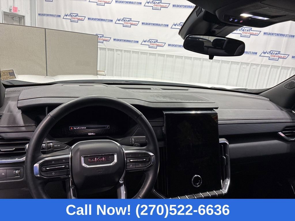 Used 2025 GMC Acadia Elevation FWD image 2