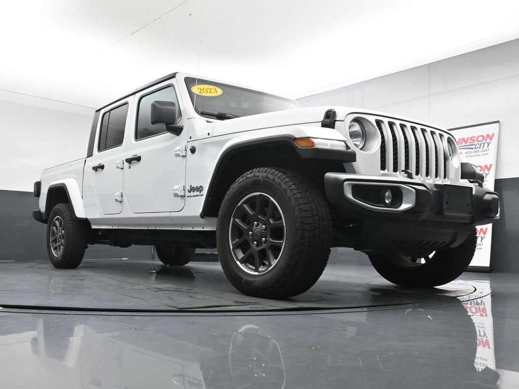 Used 2023 Jeep Gladiator Overland AWD/4WD image 29