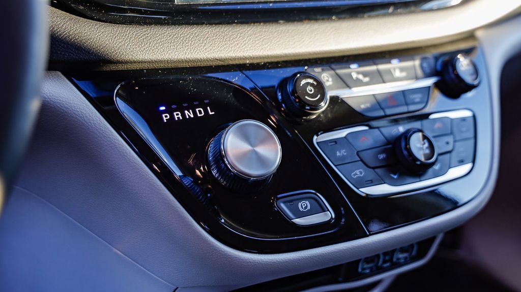 Certified 2024 Chrysler Pacifica Touring-L image 21