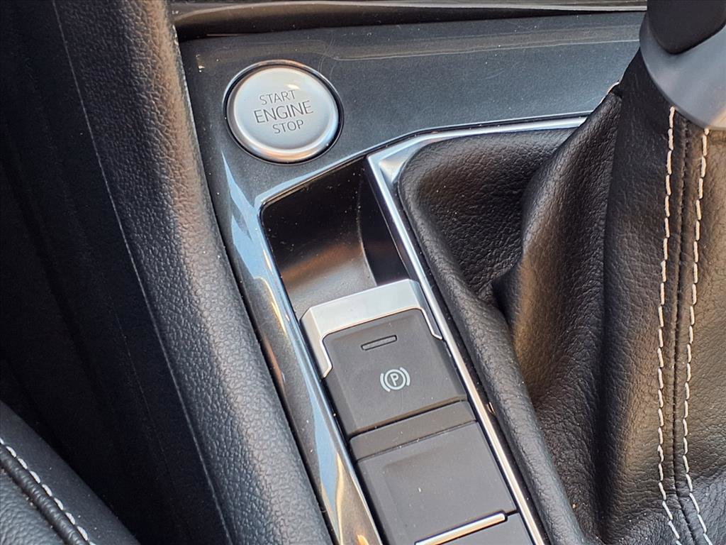 Used 2024 Volkswagen Tiguan Wolfsburg Edition image 9