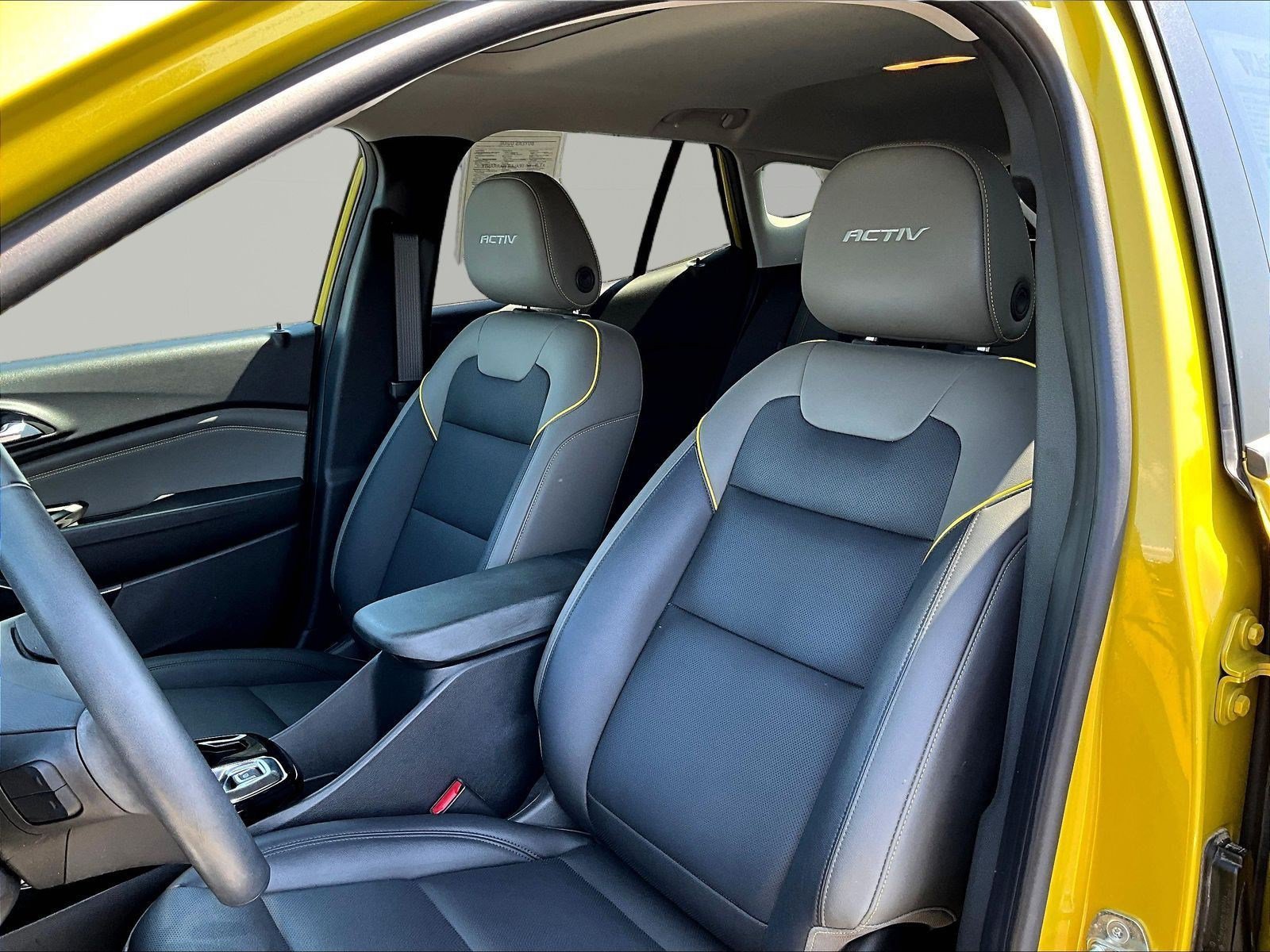 Used 2024 Chevrolet Trax ACTIV w/ Sunroof Package FWD image 21
