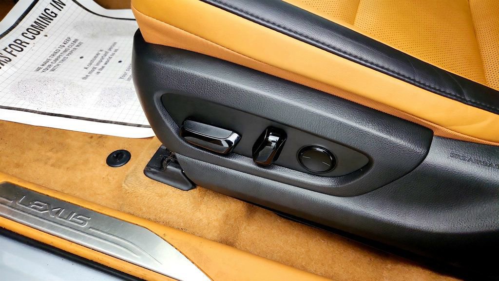 Used 2023 Lexus RZ 450e Premium w/ Technology Package image 12