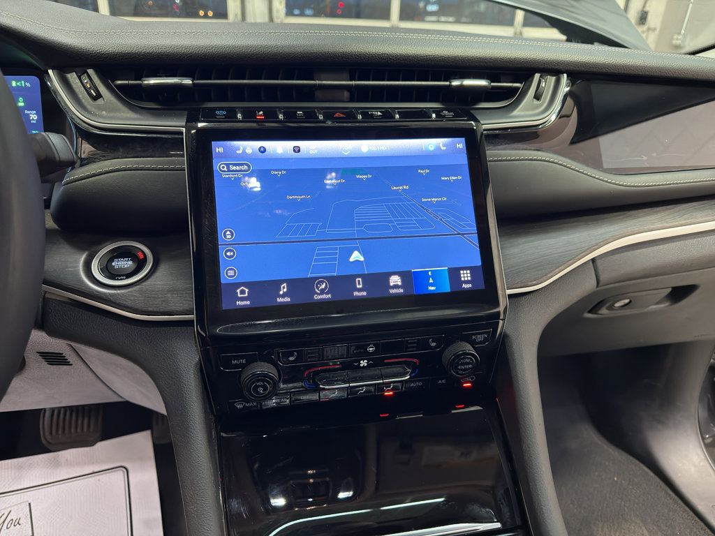 Used 2023 Jeep Grand Cherokee 4WD 4xe image 18