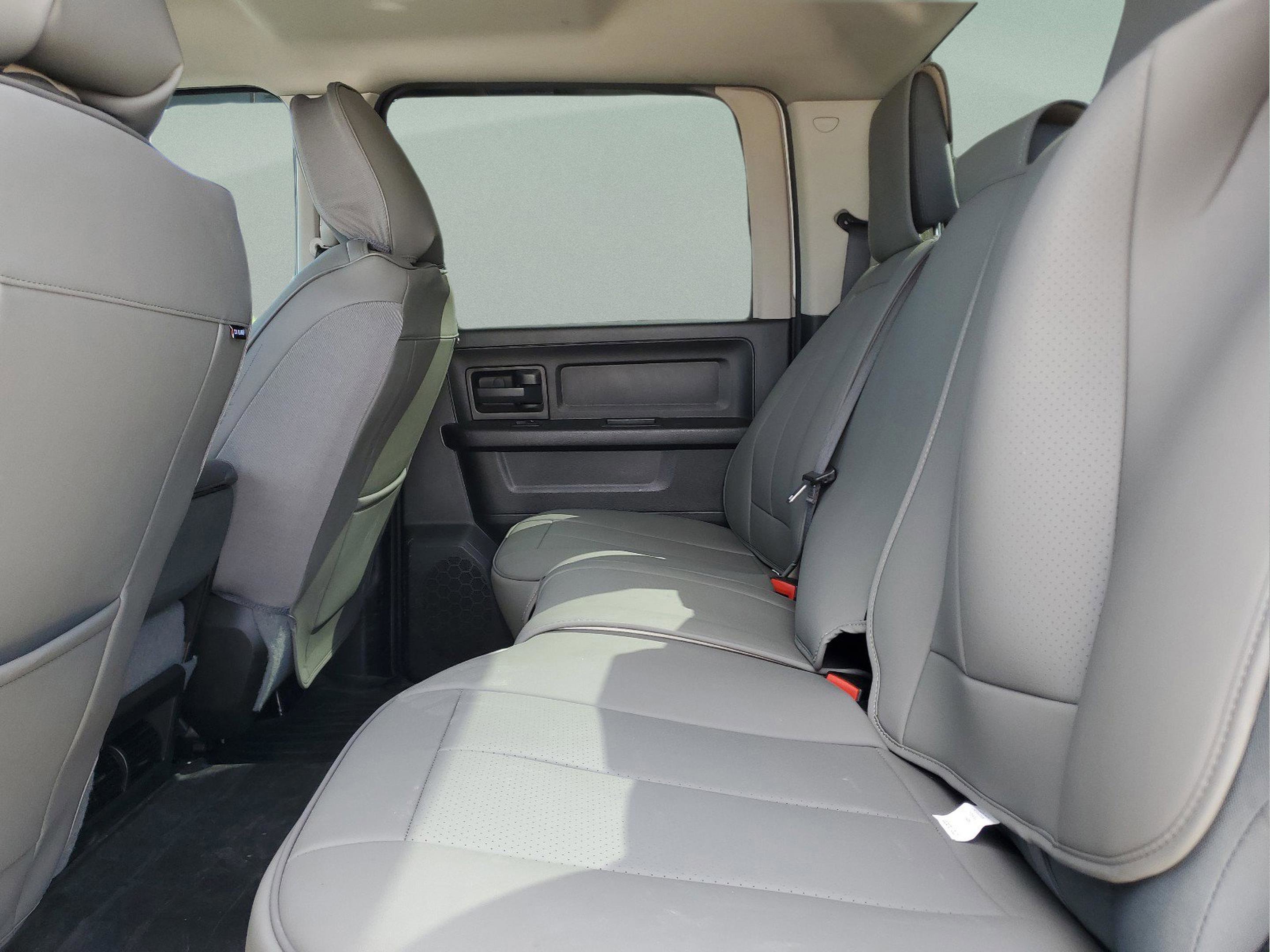 Used 2018 RAM 2500 Tradesman w/ Chrome Appearance Group image 10