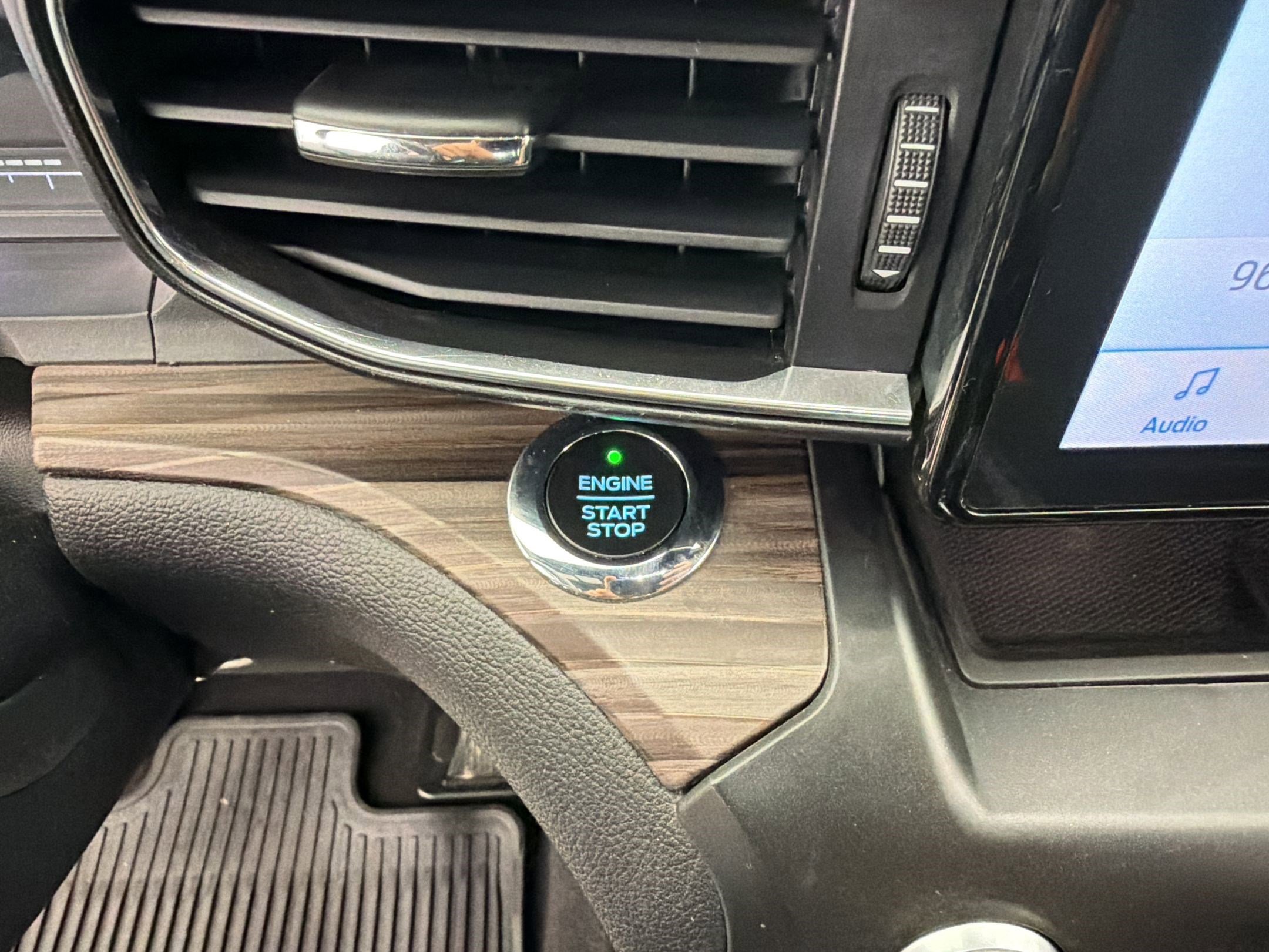 Used 2020 Ford Explorer Limited image 20