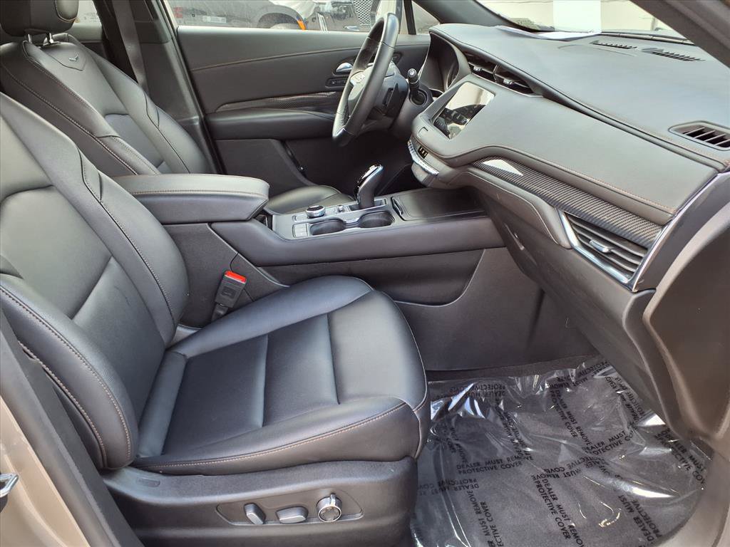 Used 2023 Cadillac XT4 Sport FWD image 9