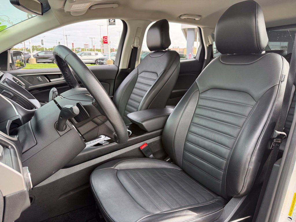 Used 2017 Ford Edge SEL w/ Equipment Group 201A FWD image 13