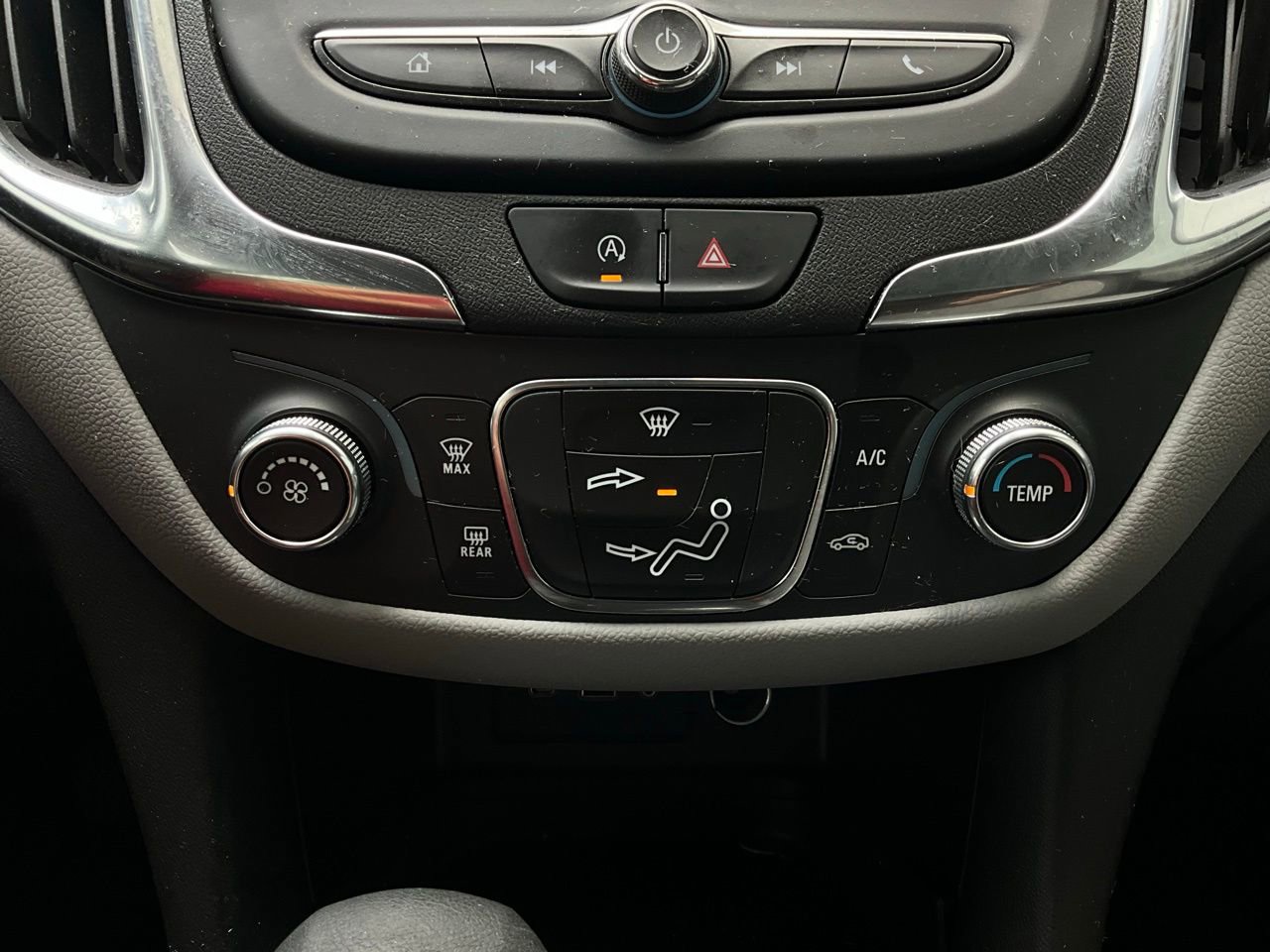 Used 2024 Chevrolet Equinox LS w/ Driver Confidence II Package image 25