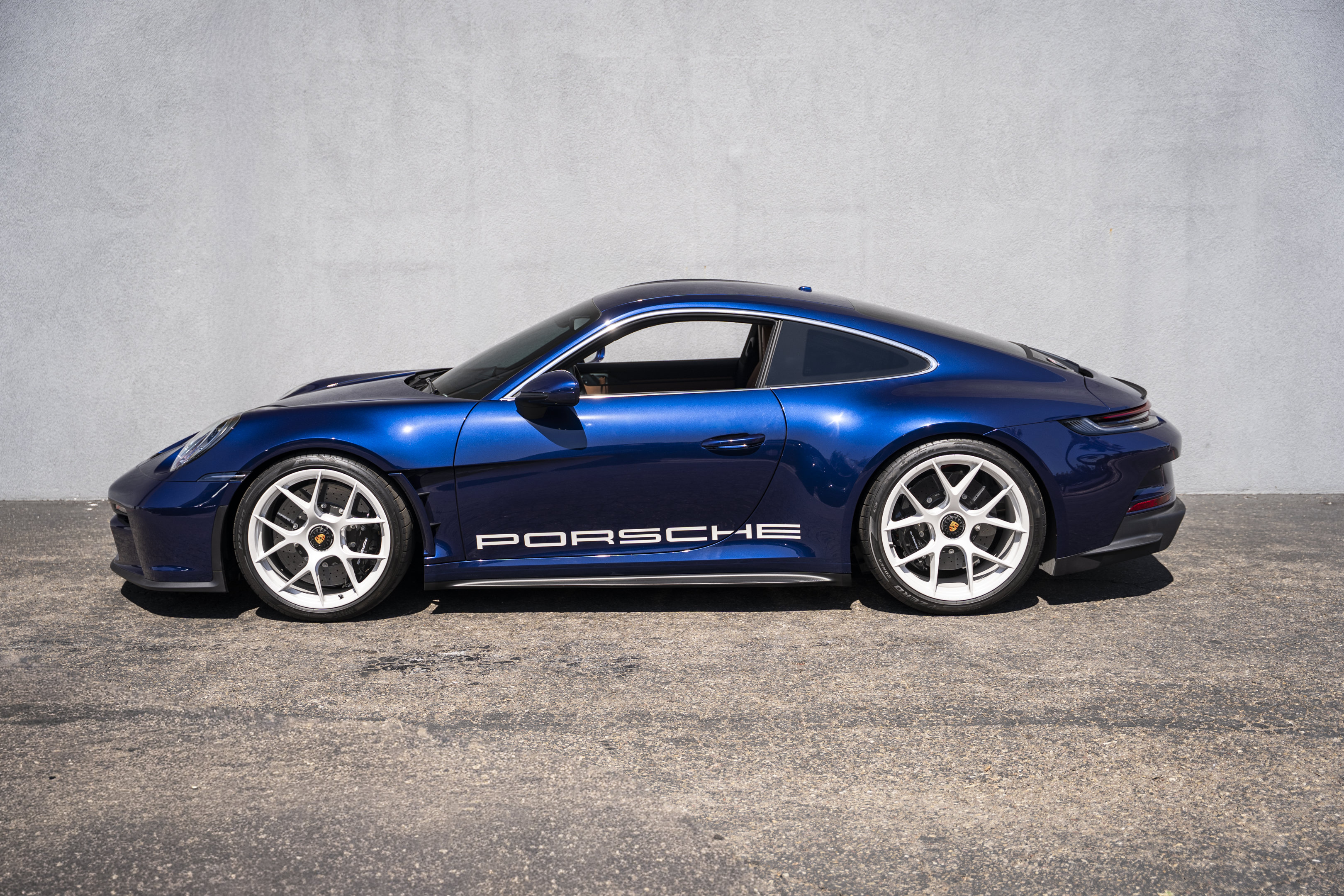 Used 2024 Porsche 911 GT3 RS RWD image 2