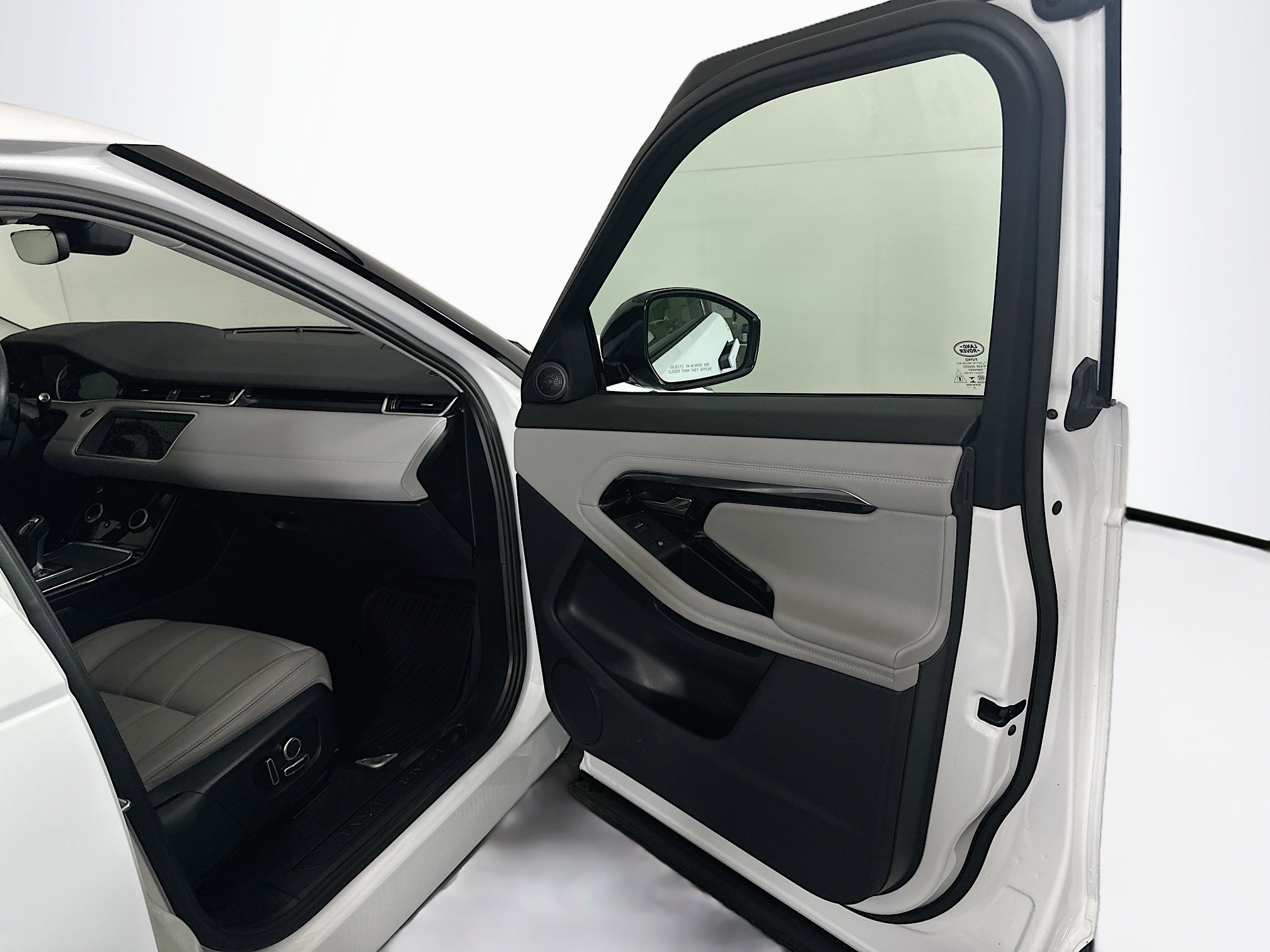 Used 2023 Land Rover Range Rover Evoque S image 34