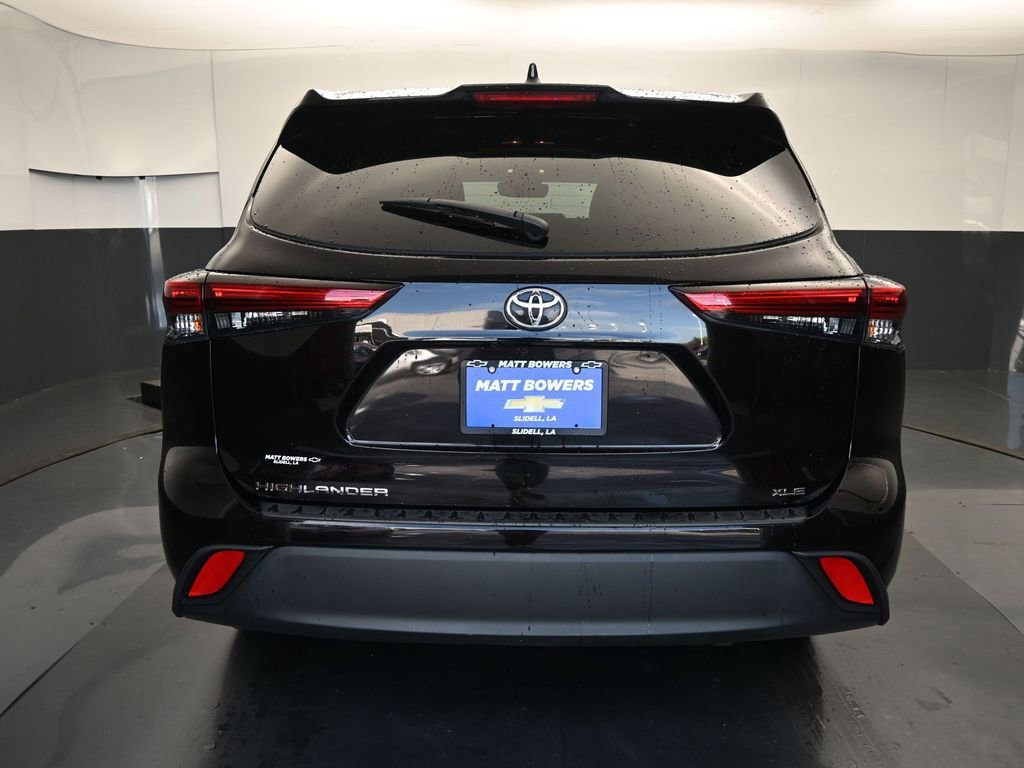 Used 2022 Toyota Highlander XLE image 17