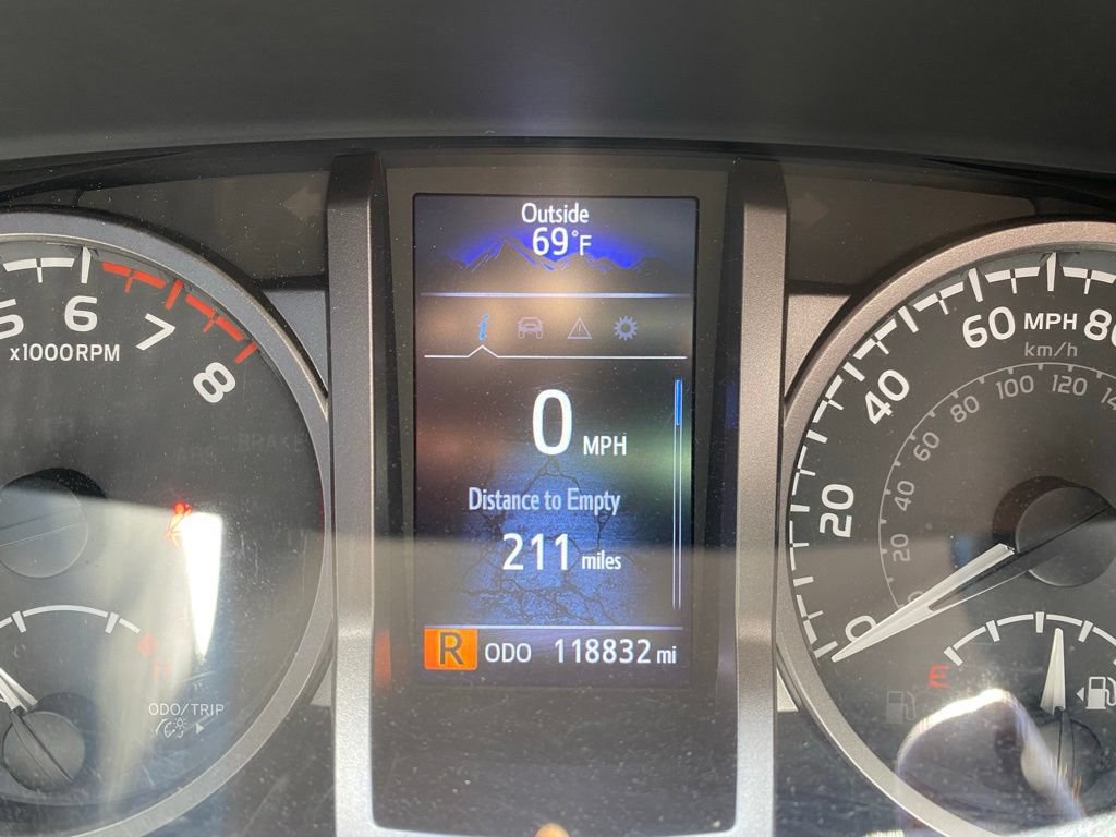 Used 2022 Toyota Tacoma SR5 w/ Technology Package RWD image 12