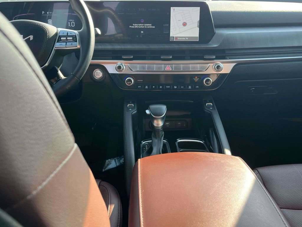 Used 2024 Kia Telluride EX image 3