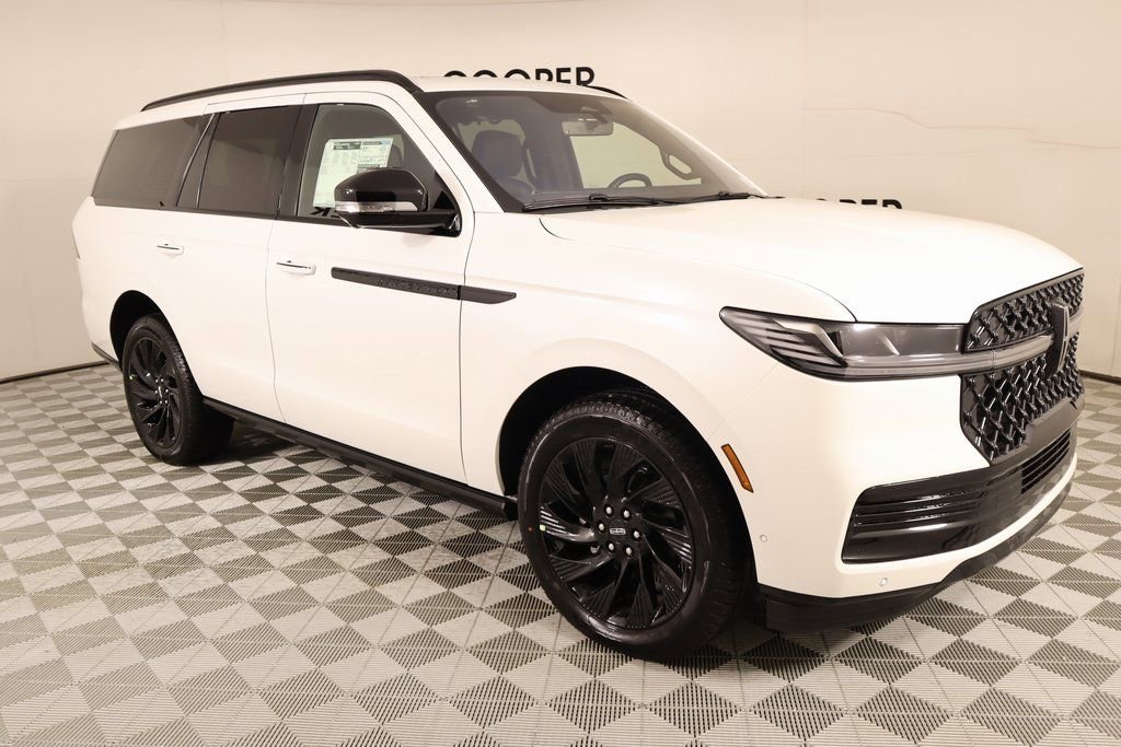 New 2025 Lincoln Navigator Reserve w/ Jet Appearance Package image 1