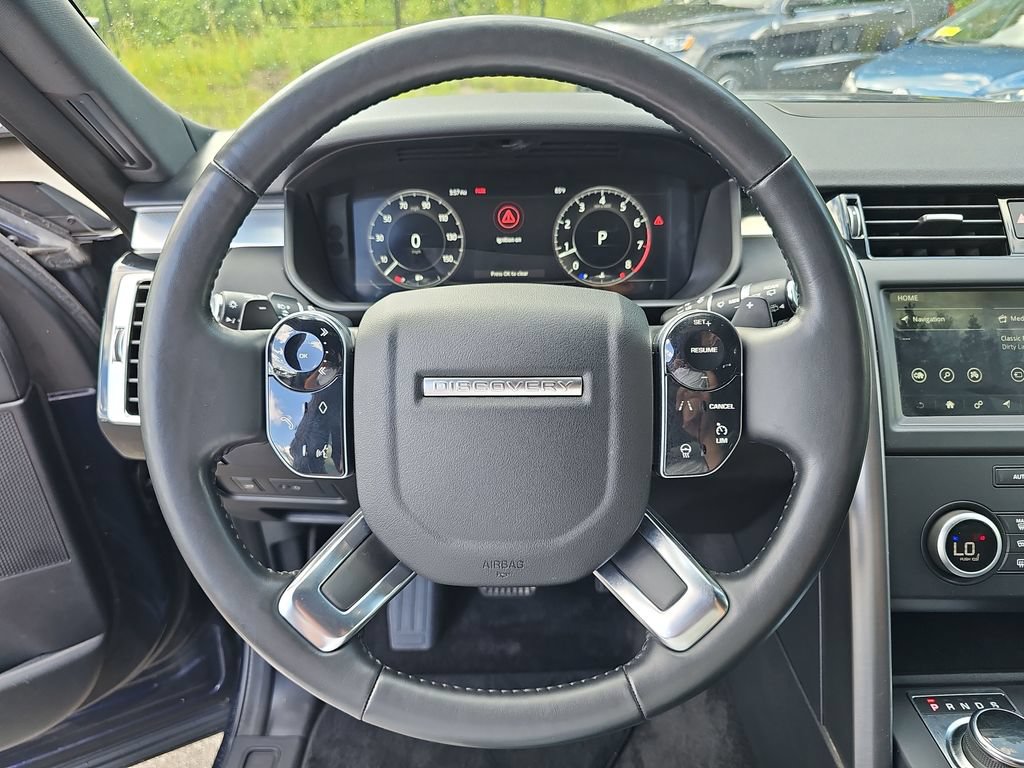 Used 2020 Land Rover Discovery Landmark AWD/4WD image 16