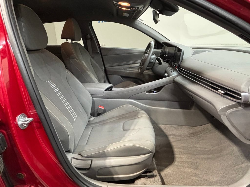 Used 2023 Hyundai Elantra SEL w/ Convenience Package FWD image 30