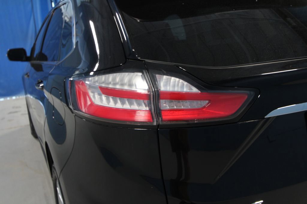 Used 2020 Ford Edge Titanium AWD/4WD image 35