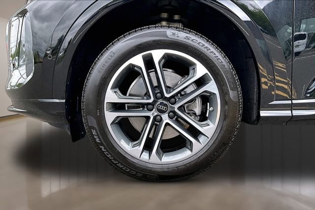Used 2025 Audi Q5 Premium w/ Convenience Package AWD/4WD image 34