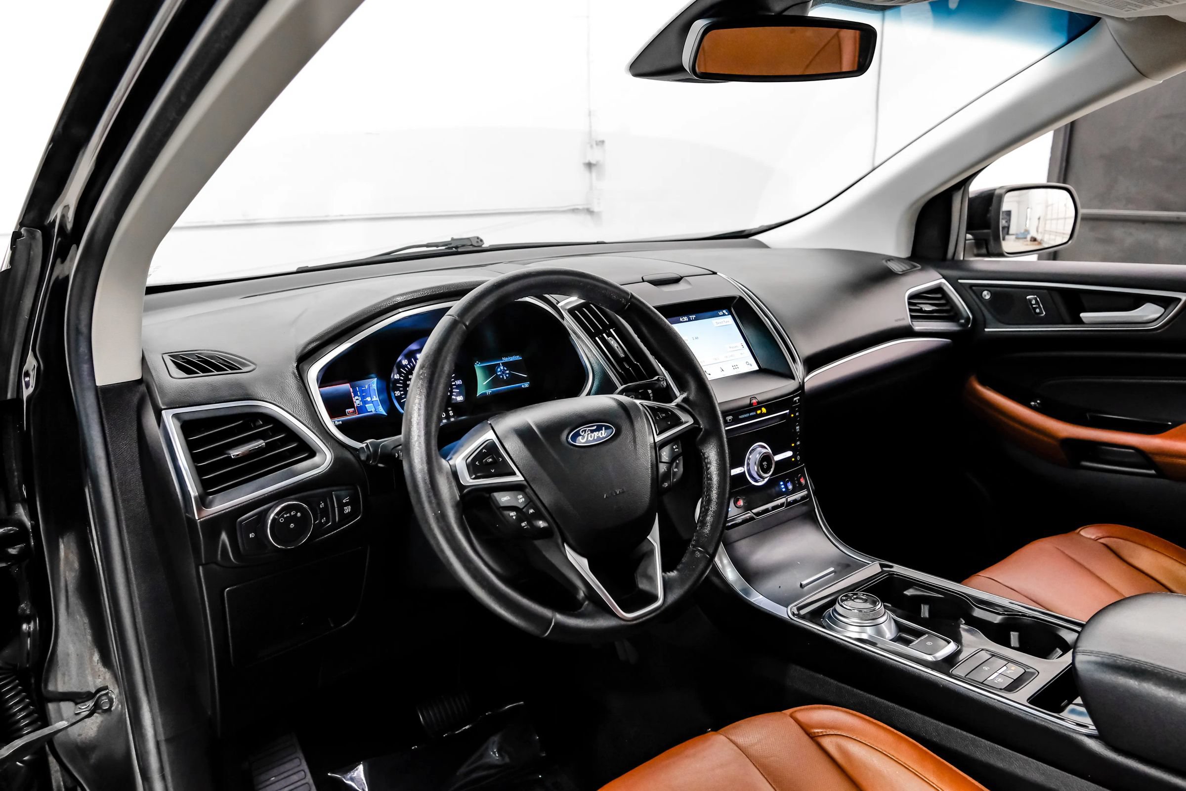 Used 2019 Ford Edge Titanium w/ Equipment Group 301A FWD image 22