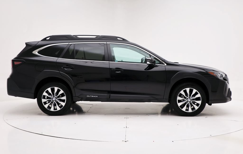 Used 2023 Subaru Outback Limited XT AWD/4WD image 3
