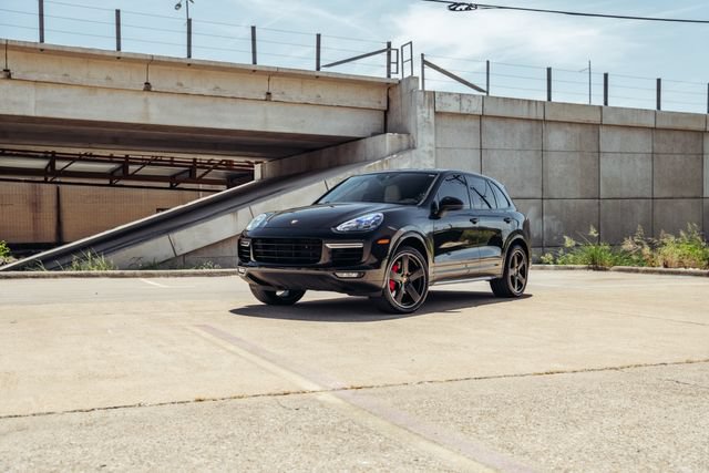 Used 2016 Porsche Cayenne Turbo AWD/4WD image 18
