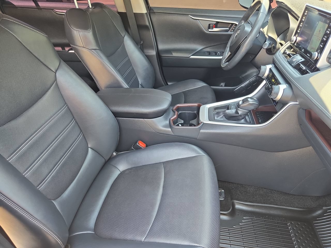Used 2020 Toyota RAV4 Limited FWD image 10
