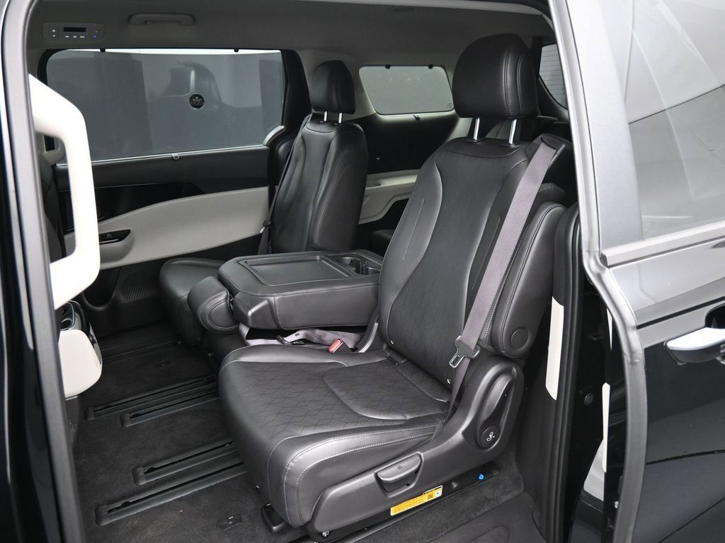 Certified 2023 Kia Carnival EX image 21