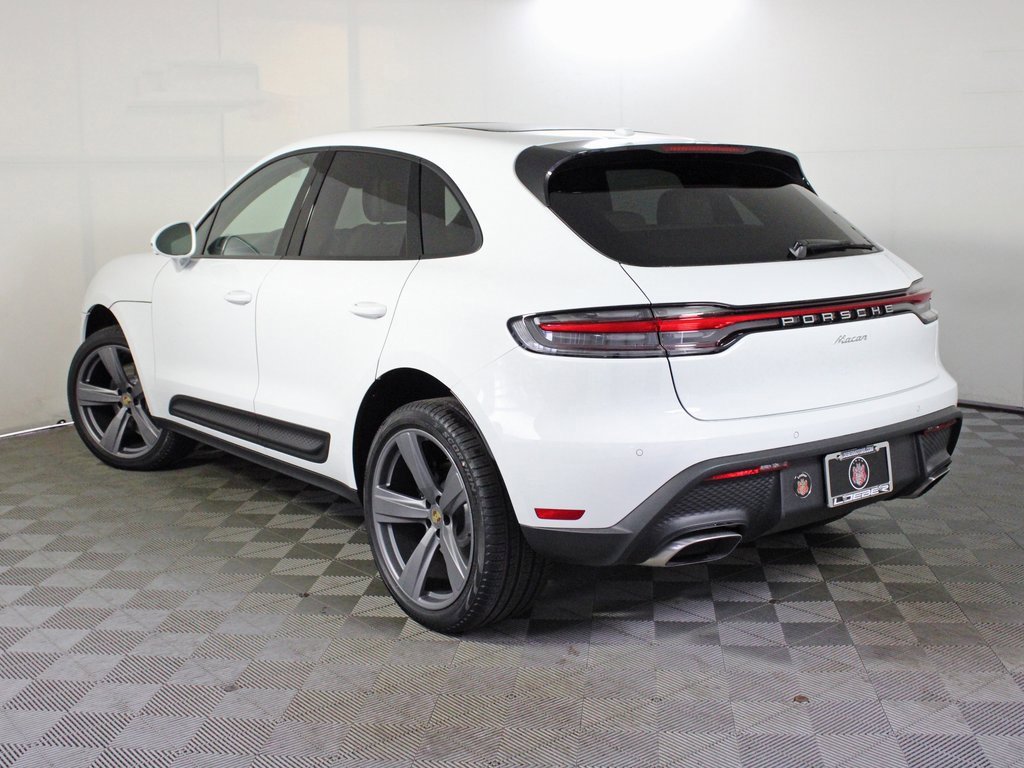 Used 2025 Porsche Macan image 3